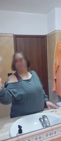 Alexandra, 38