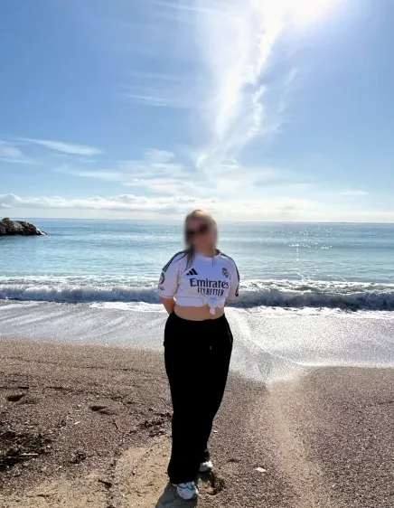 Bernadette, 20