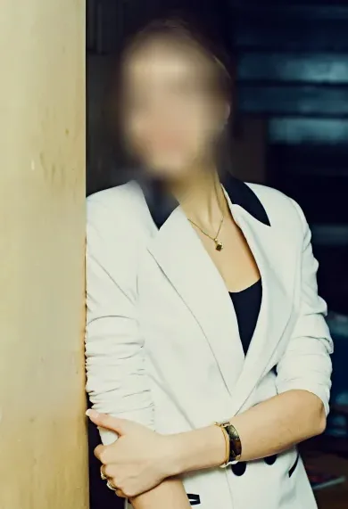 Emilia, 30