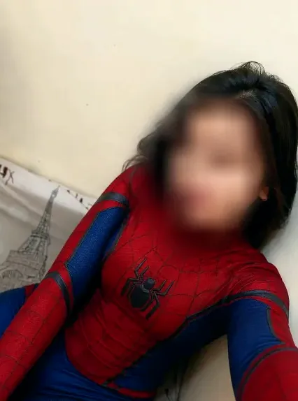 Ingrid, 25