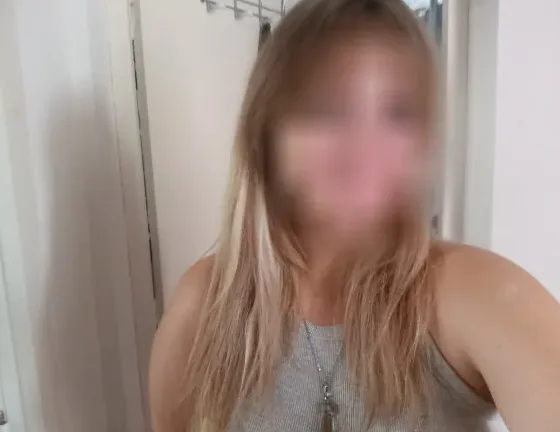 Jennifer, 20