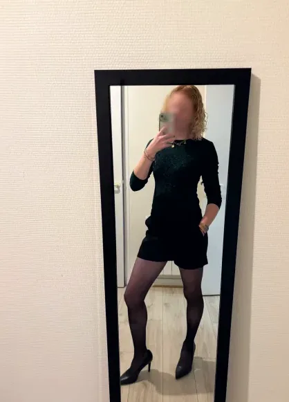 Lara, 25