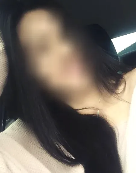 Leonie, 34
