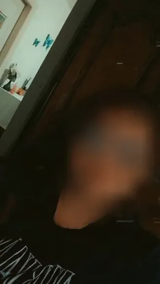 Mia, 25