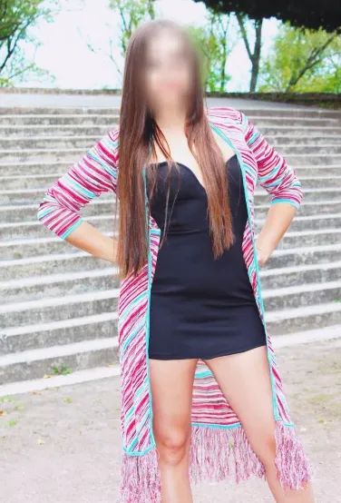 Nadine, 30