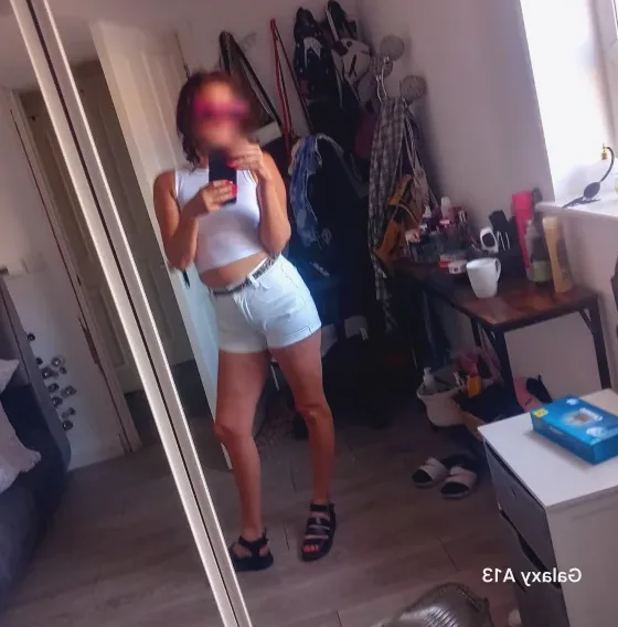 Nicole, 39