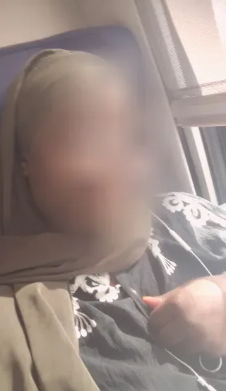 Rosa, 28