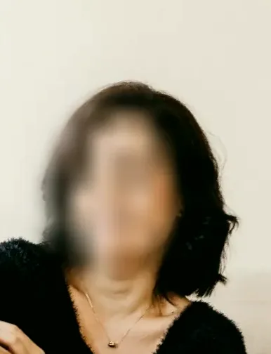 Sabrina, 38