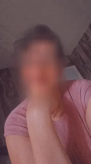 Sandra, 27