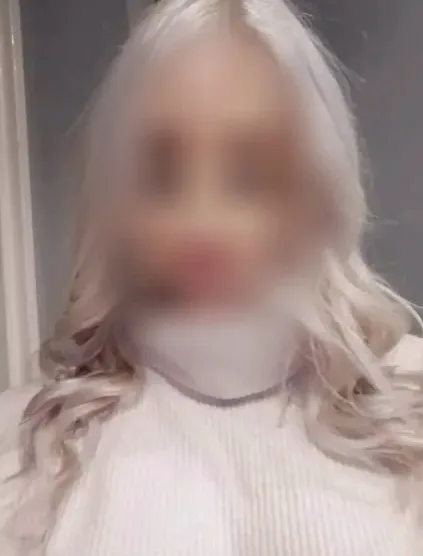 Sophie, 30